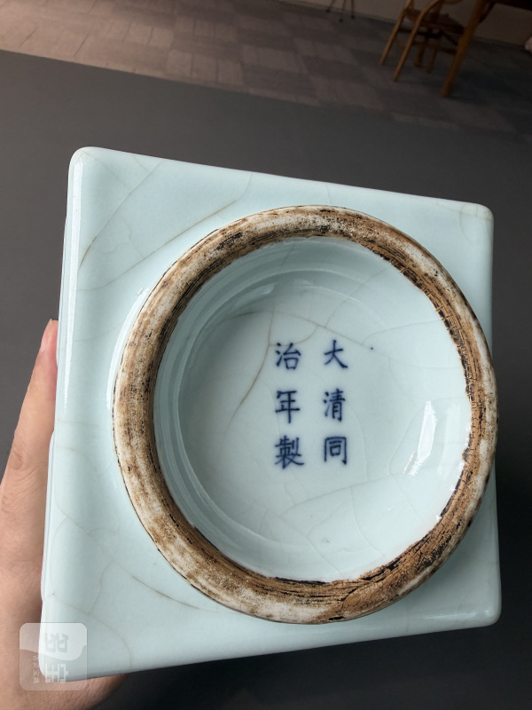 清同治 粉青釉八卦琮式瓶 - 图9